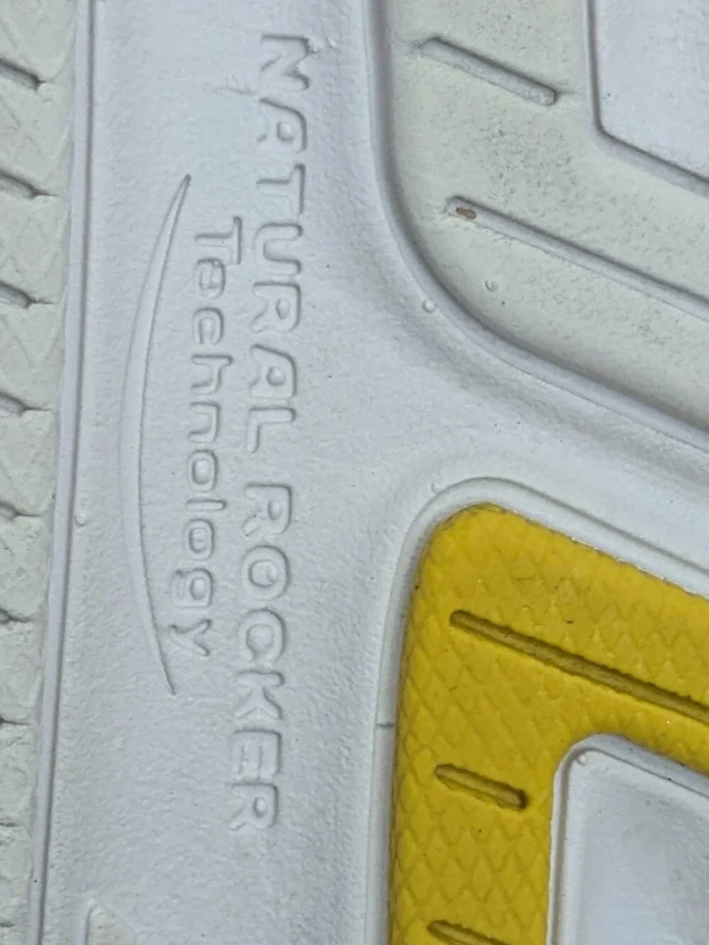 SKECHERS Max Cushioning Elite 2.0 Prevail Hands Free Slip-Ins Size 7 Pink/Purple